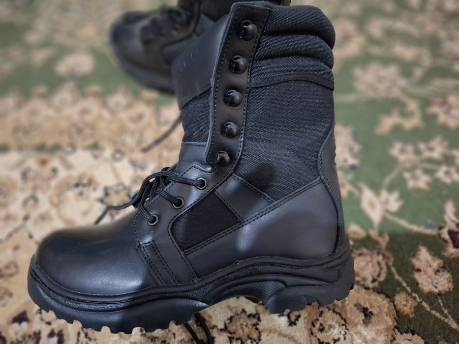 Берцы высокие демисезонные.