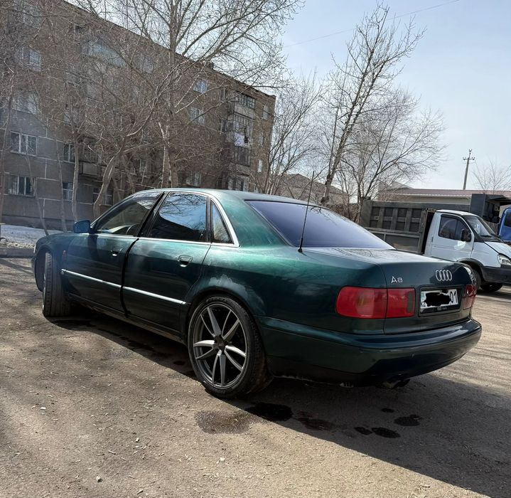 Audi A8(S-line) 3.7