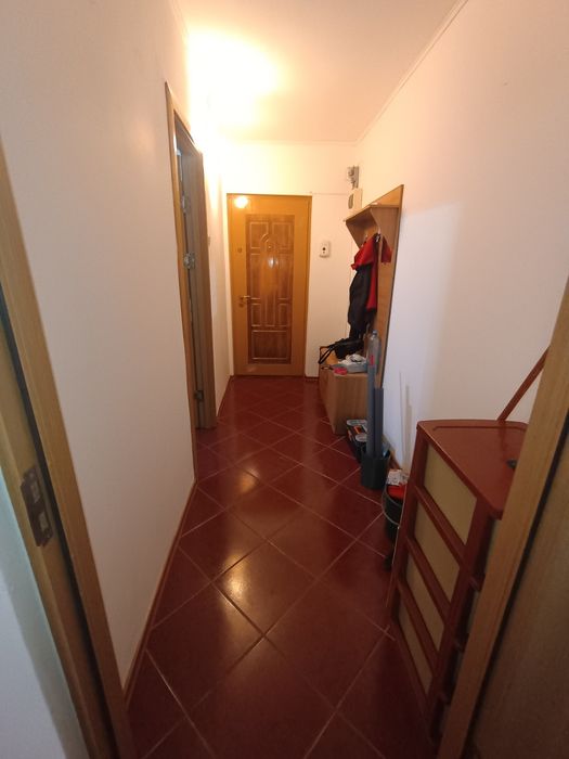 Apartament 2 camere 53 mp, semidecomandat,et 1,Str Împărat Traian (in spatele scolii 11)