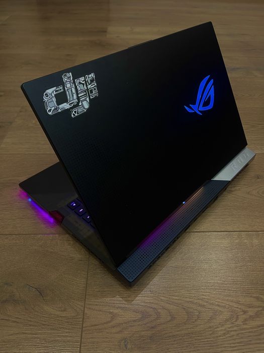 ROG Strix Scar 15 (2021)-ryzen9 5900HX+RTX 3080+1 tb+16 gb operativeka