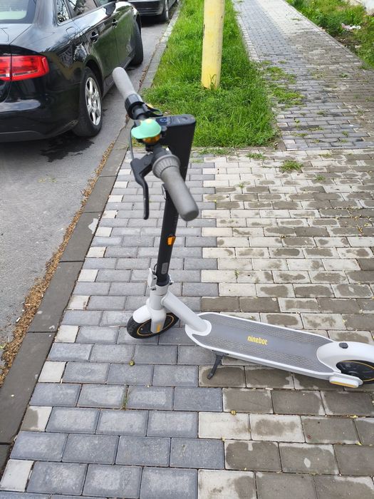 Trotineta ninebot