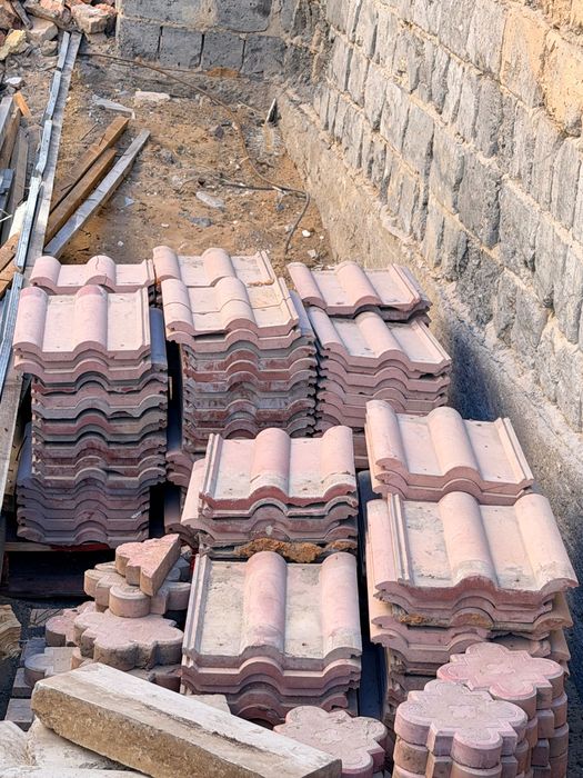 Продам Б\У брусчатку и черепицу ПФХ