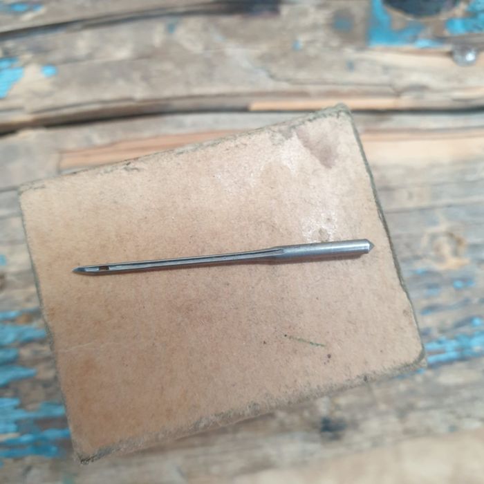 Иглы на швейную машину.