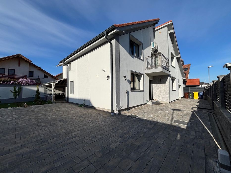 Casă INDIVIDUALĂ 6 camere, curte spaţioasă, carport și terasă - Brana, Șelimbăr