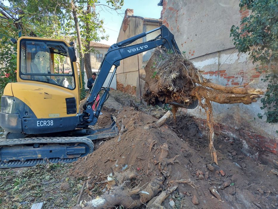 Închiriez MINIEXCAVATOR mini buldo excavator escavator miniescavator