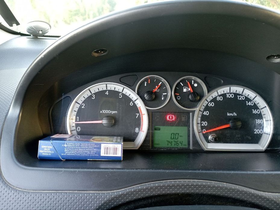 Продаётся нексия -3