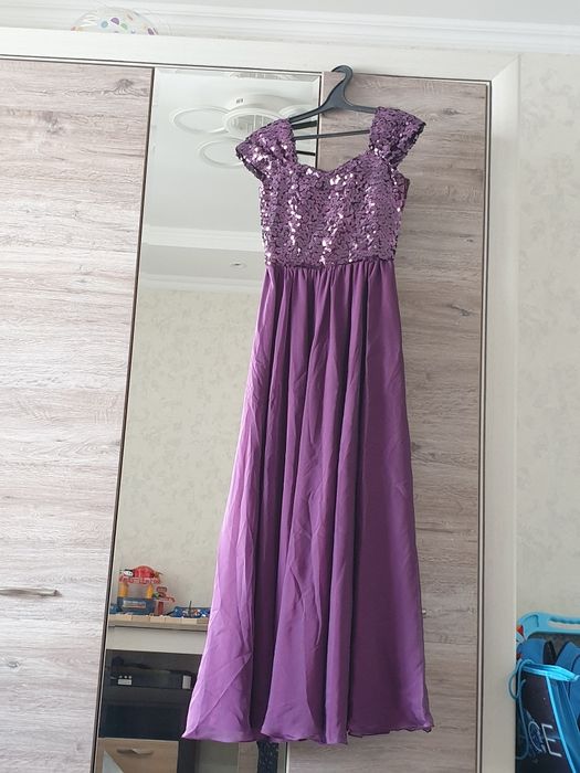 Вечернее нарядное платье