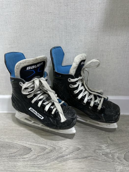 Продам коньки bauer