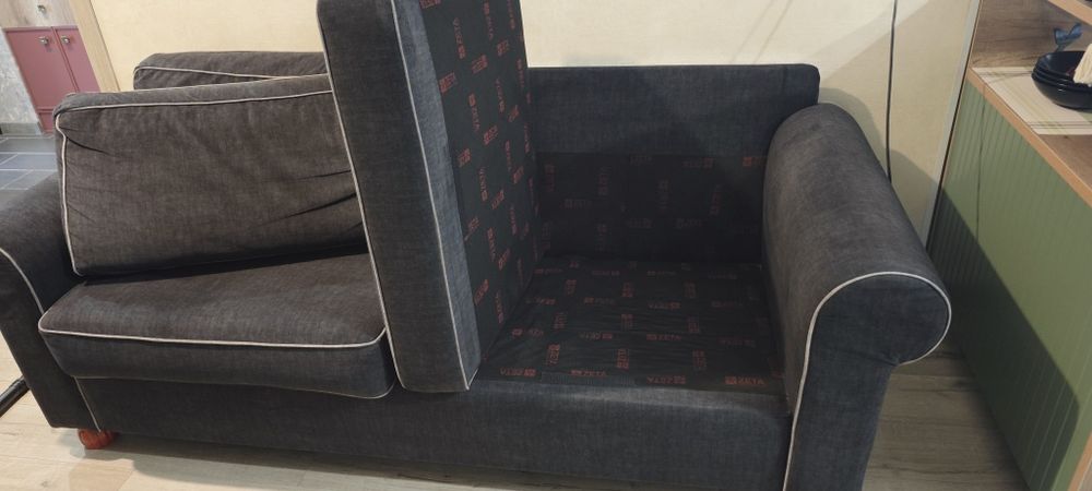 Продам диван серый