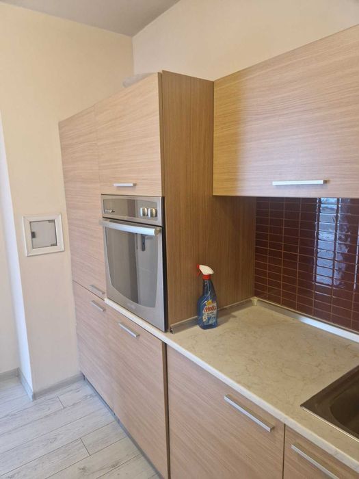 Кухня с електроуреди