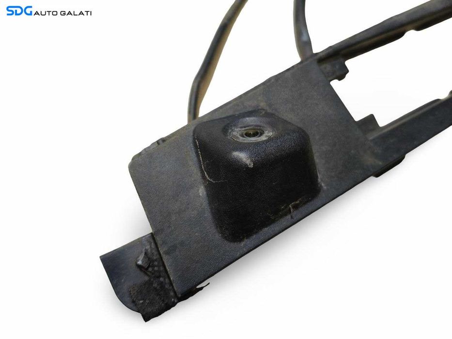 Maner Suport pentru Lampi cu Camera si Buton Switch Deschidere Haion Hayon Portbagaj Hyundai ix35 2009 - 2015 Cod 87372-2S000 [LS0948]