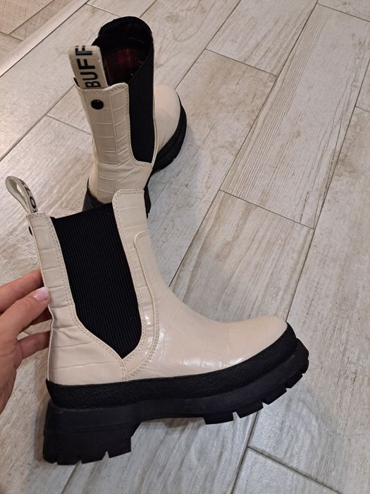 #Дамски боти #страхотни##