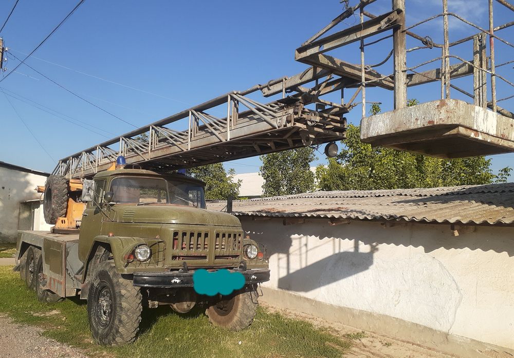 Зил 131 автовышка сотилади. 32 метр.