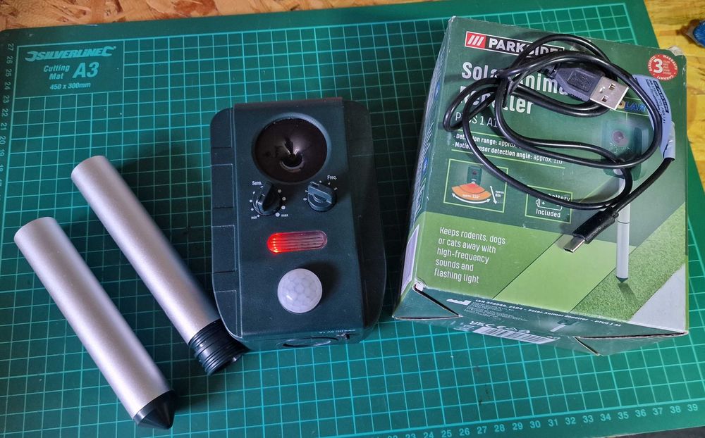 Dispozitiv cu untrasunete pentru sobolani, soareci, pisici .. Parkside