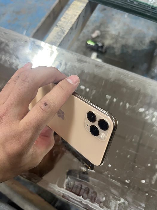 Айфон 11 про продам