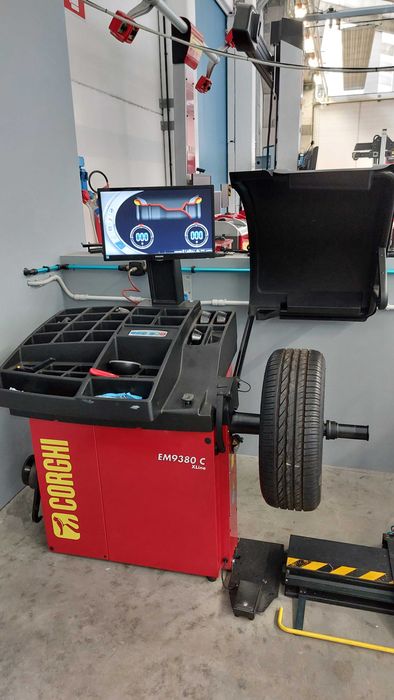 CORGHI - EM 9380 X Line  Баланс машина за гуми на леки автомобили