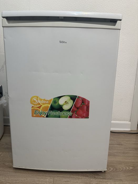 Морозильник. Идеальном состояние.Midea