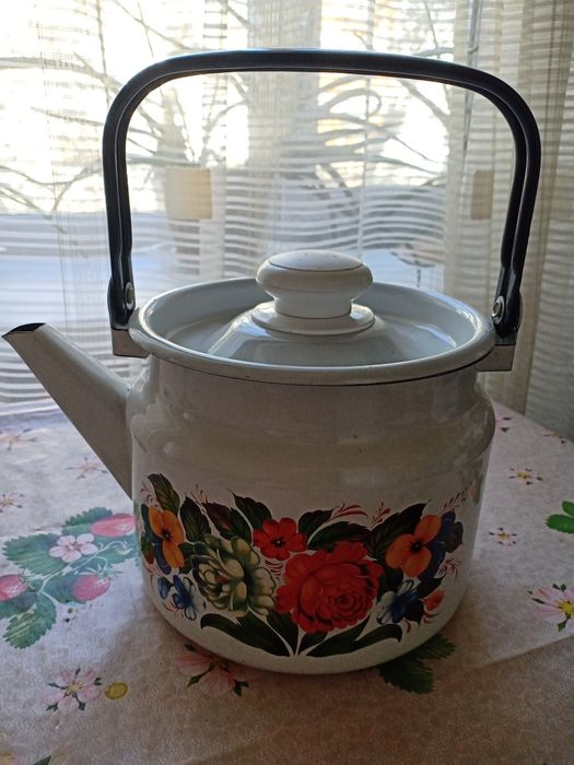 Чайник эмалированный б/у