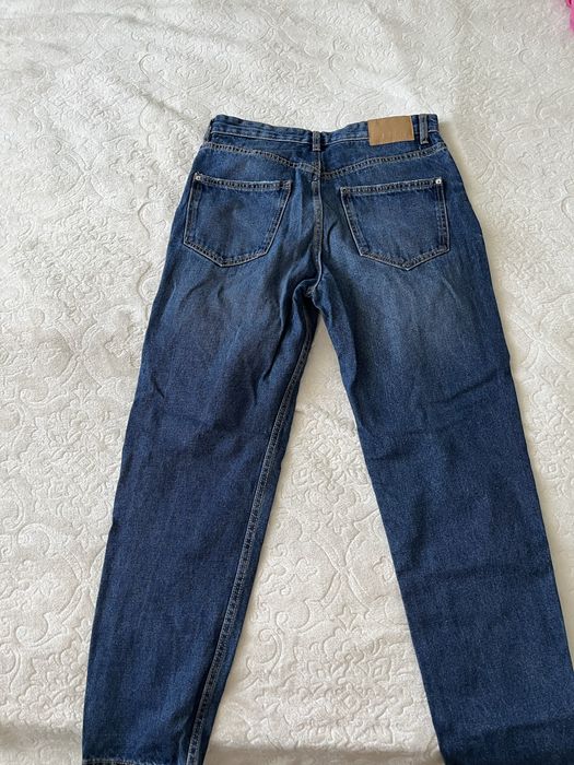 Продам женские джинсы