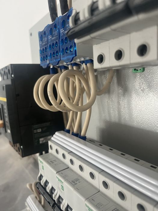 Электрик Электромонтажник