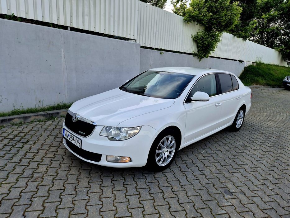 SKODA Superb 2012 — imagine 4