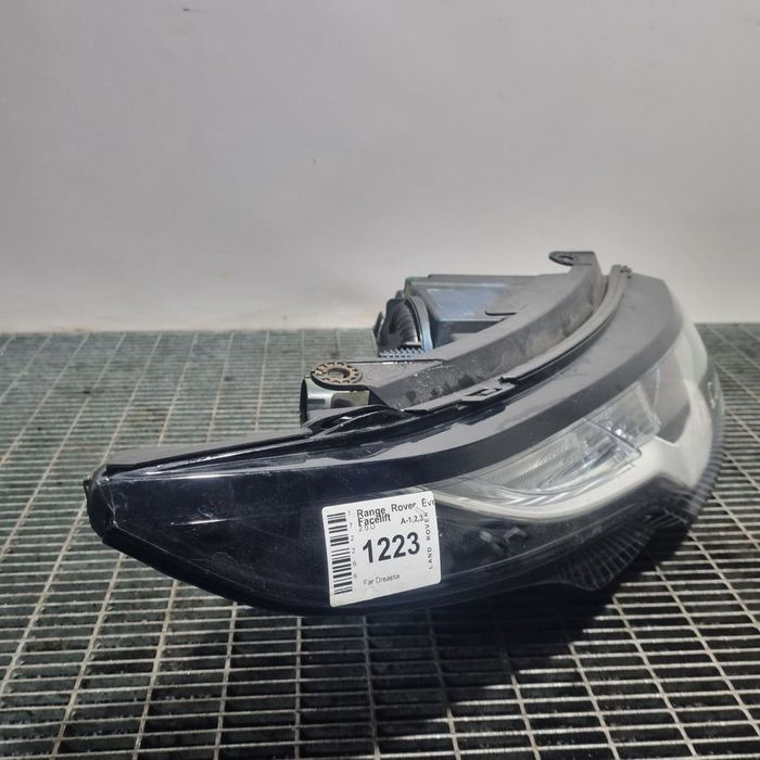 Far Dreapta Land Rover Range Rover Evoque Facelift 2012 - 2016 SUV 4 Usi (1223) Cu lupă ...