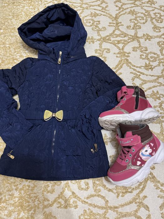 Продам осеннюю куртку+ботинки