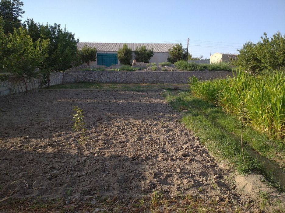 Фундаменты куйилган ер сотилада келишилган холда