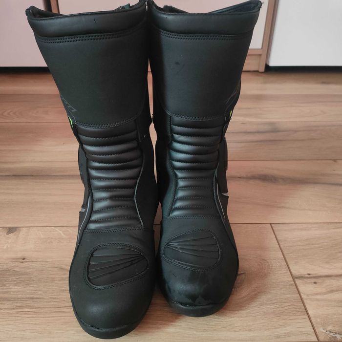 Мото ботуши чисто нови