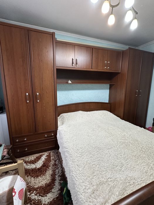 Продам спальный гарнитур