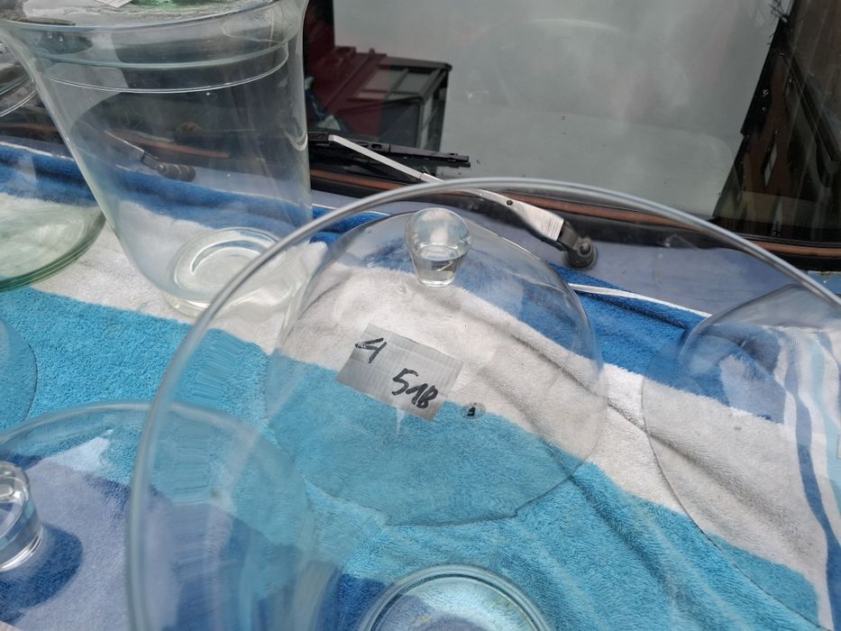 Стъклени съдове и прибори