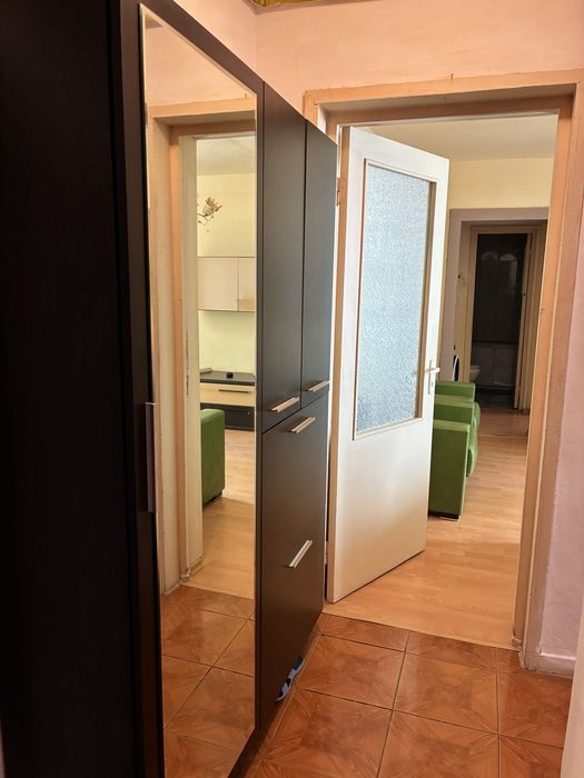 Proprietar, vand apartament 3 camere , centrala gaz, etaj 2