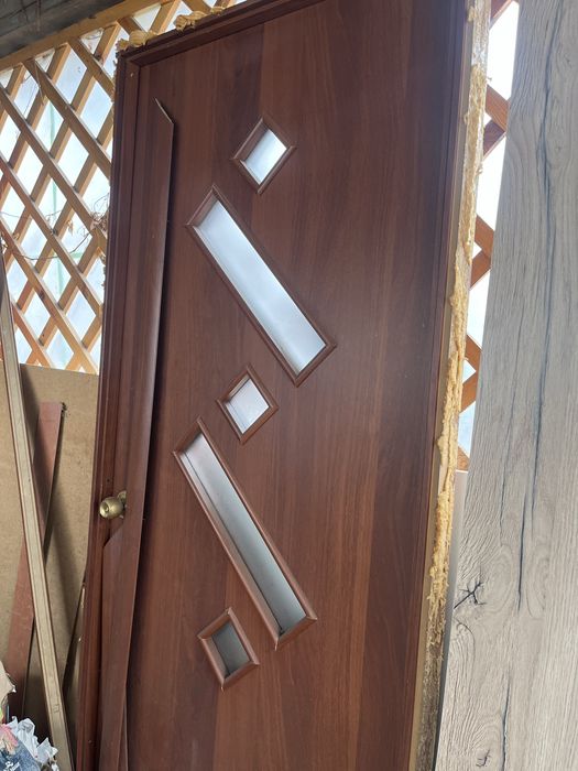 Отдам бесплатно двери в сборе