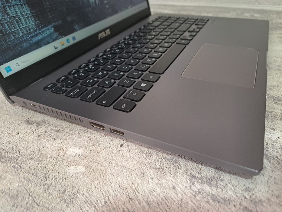 Продам ультрабук ASUS M509D (идеал)