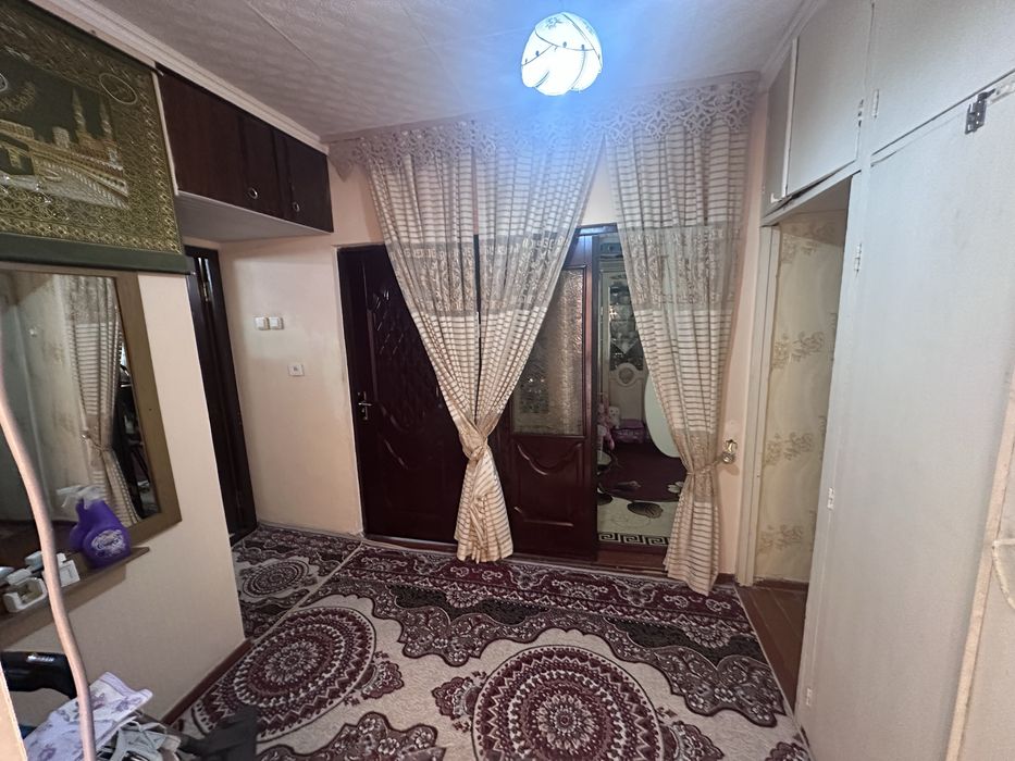 Янгихаёт тумани Бинокор махалласида уй сотилади