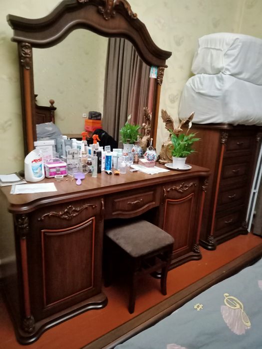 Продаю срочно спальный гарнитур