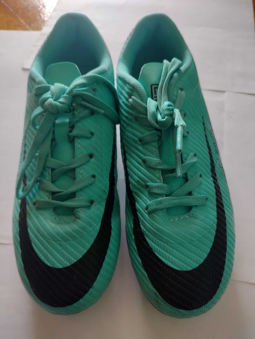 Бутонки за футбол