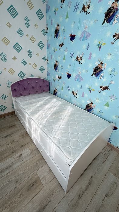 Продам кровать для девочки 180*90
