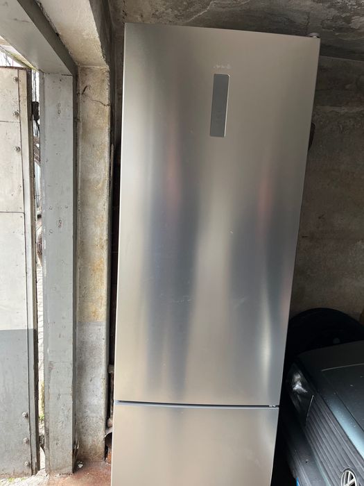 Хладилник с фризер в гаранция 330 л