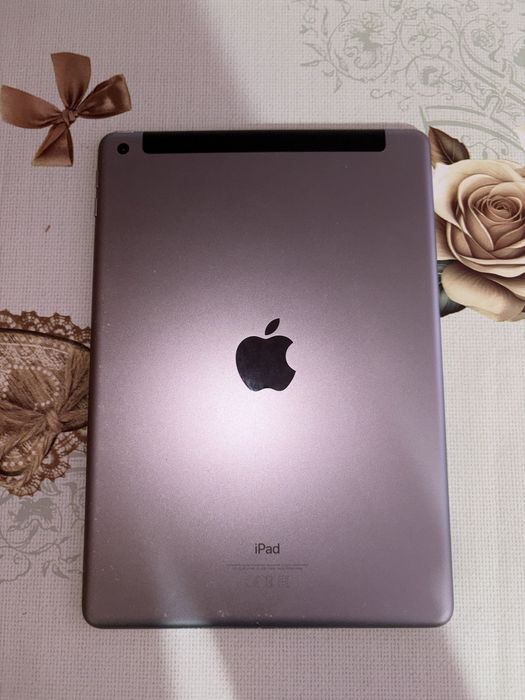Vand Apple iPad 9.7” (2018) blocat, 32GB, Wi-Fi, Space Grey (DEMO)