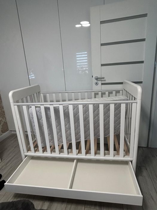 Patut alb de copii