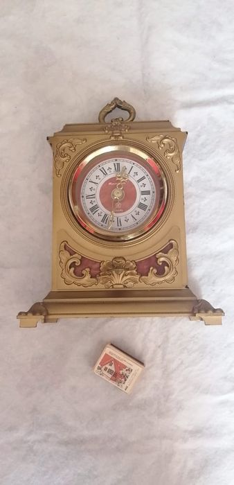 Продам настольные часы