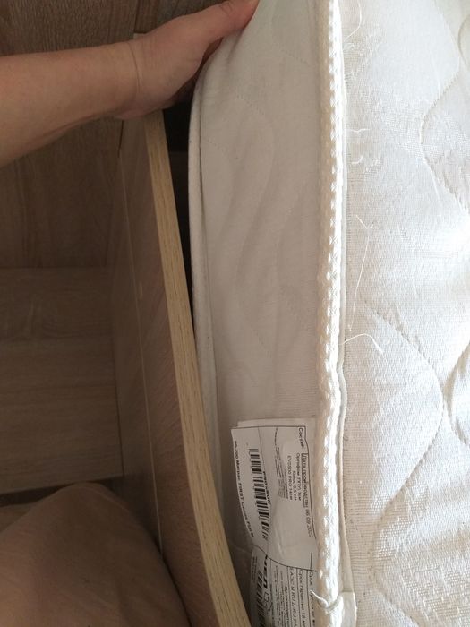 Продам кровать двухэтажную