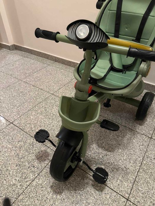 Триколка с въртяща се седалка Sport - Нова