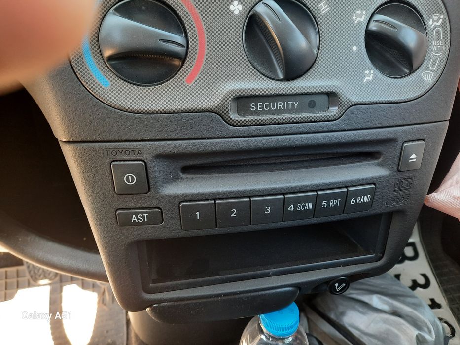 Тойота Ярис. Бензин. За части.