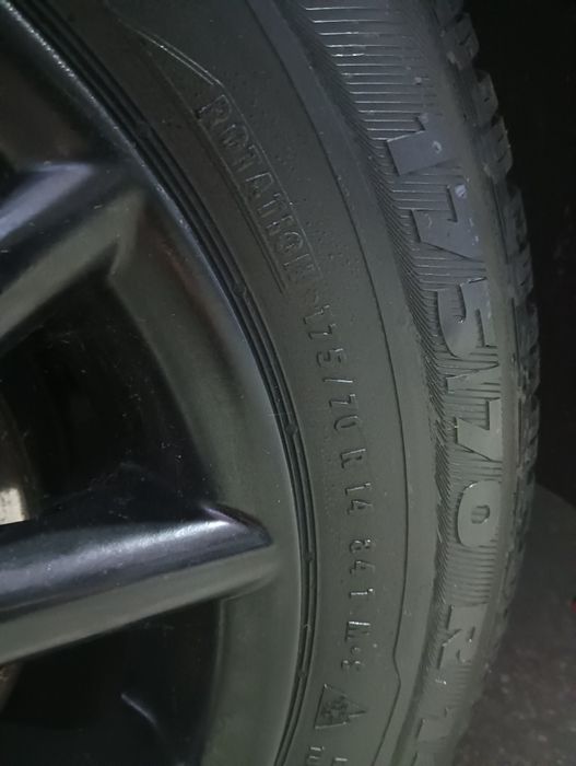 Vând jante Volkswagen Polo + cauciucuri de iarnă