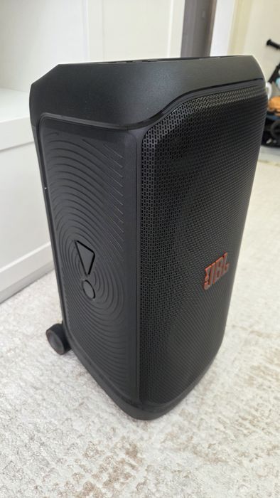 JBL partybox 320 с микрофонами