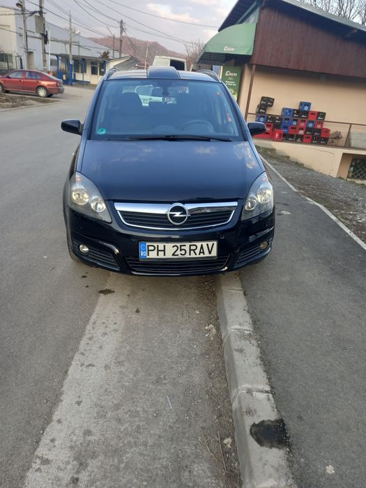 Vând Opel Zafira