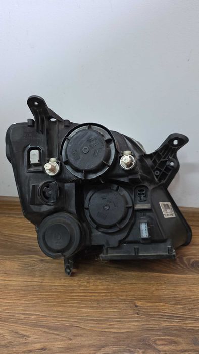 Ляв фар за Opel Meriva / Опел Мерива 2005г.