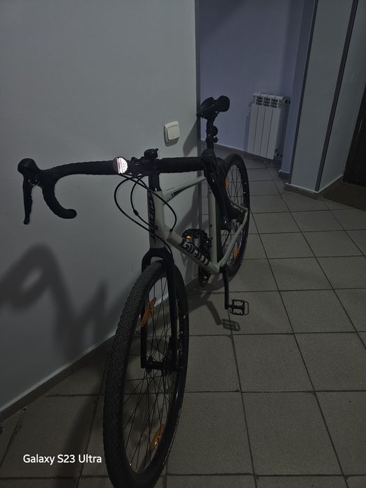 Велосипед Giant Revolt 2